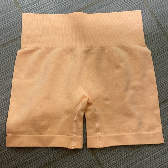 Peach workout shorts - Picture 1 of 2
